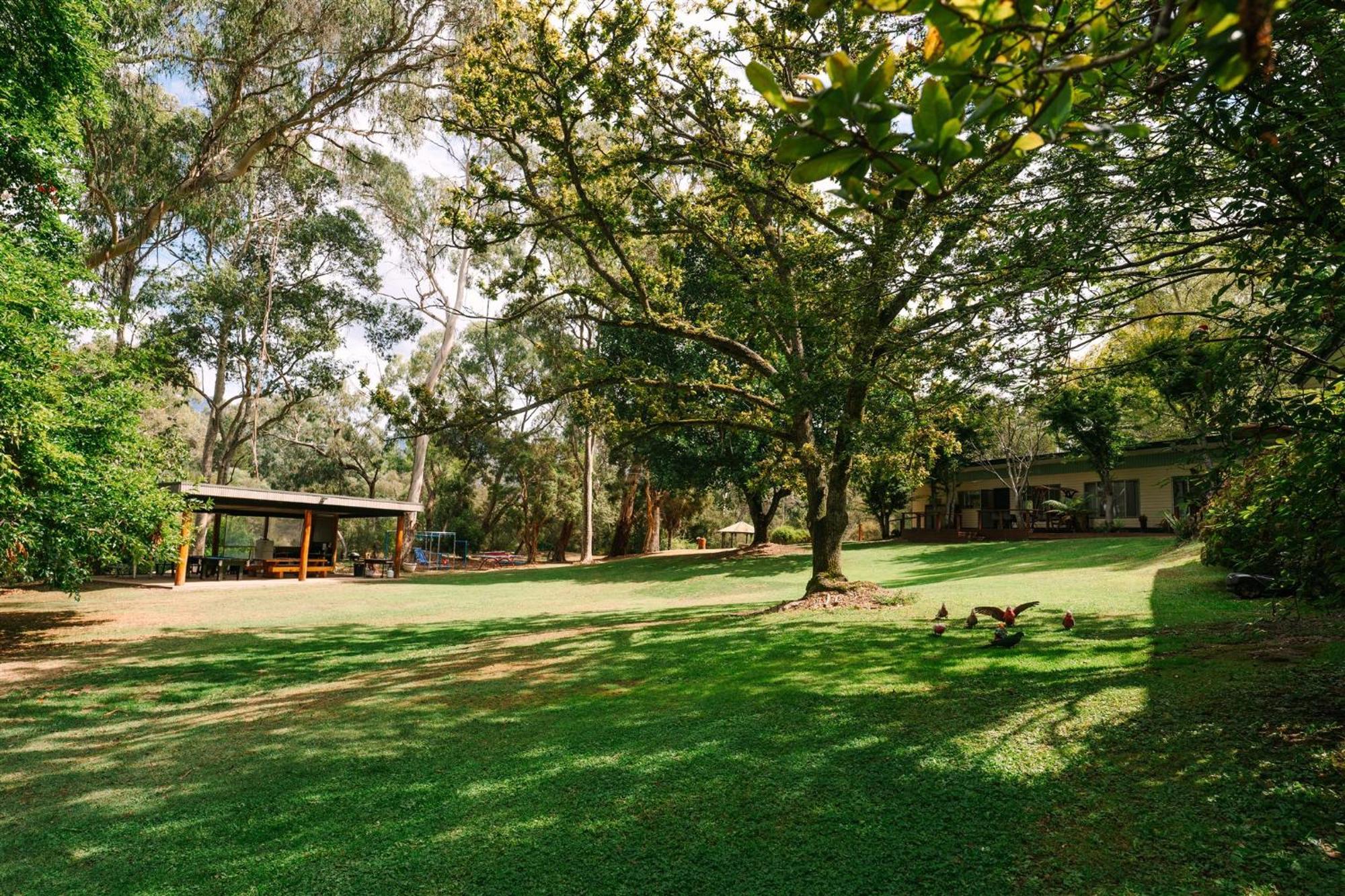بوريبونكاه Alpine Riverside Cottages المظهر الخارجي الصورة