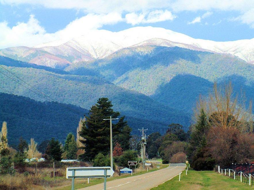 بوريبونكاه Alpine Riverside Cottages المظهر الخارجي الصورة